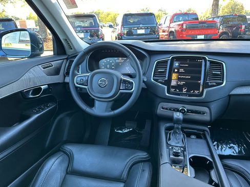 Used 2022 Volvo XC90 T6 Inscription image 25
