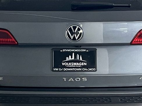 Certified 2024 Volkswagen Taos SE image 34