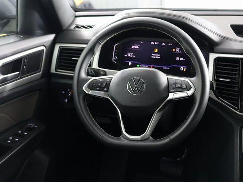 Used 2022 Volkswagen Atlas Cross Sport SE image 10