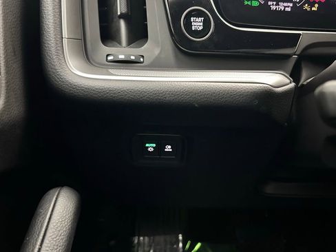 Used 2024 Porsche Cayenne image 19