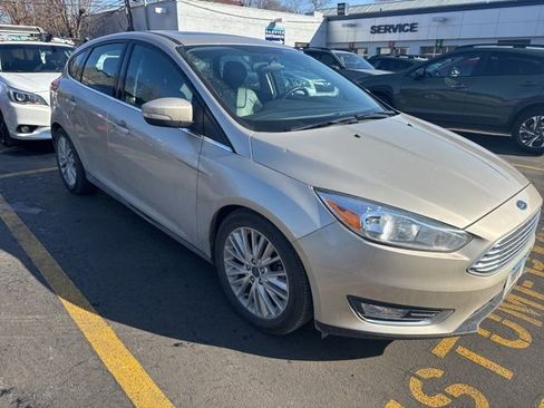Used 2017 Ford Focus Titanium image 5