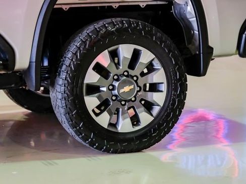 Used 2022 Chevrolet Silverado 2500 Custom w/ Custom Value Package image 52