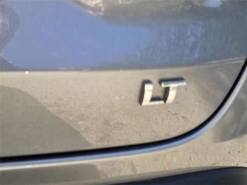 Certified 2025 Chevrolet Trax LT w/ LT Convenience Package image 21