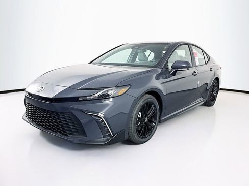 New 2026 Toyota Camry SE image 3
