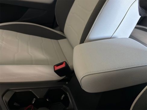 New 2026 Volkswagen Taos SE image 22