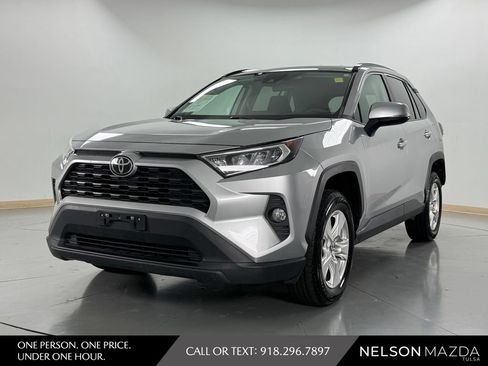 Used 2021 Toyota RAV4 XLE AWD/4WD image 1