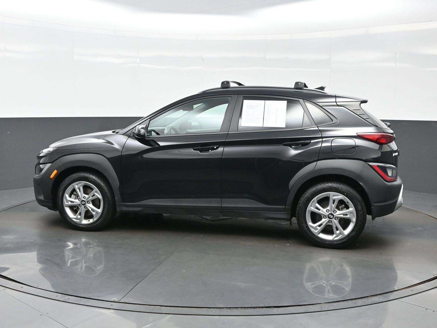 Certified 2023 Hyundai Kona SEL AWD/4WD image 3