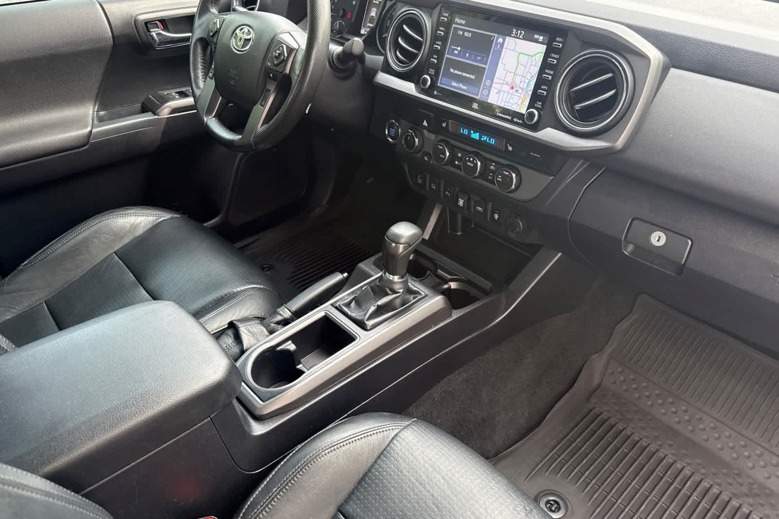 Used 2021 Toyota Tacoma TRD Off-Road w/ TRD Premium Off Road Package AWD/4WD image 17