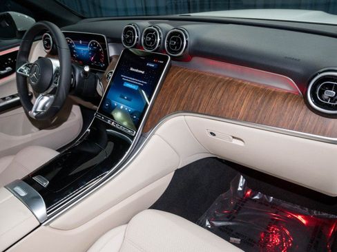 New 2026 Mercedes-Benz GLC 300 image 15