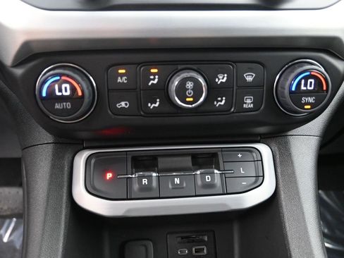 Certified 2023 GMC Acadia SLT image 17