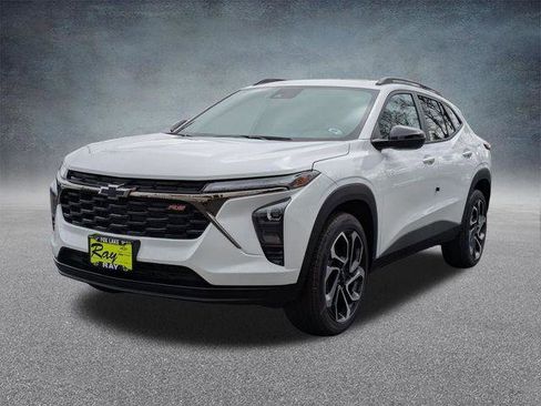 New 2026 Chevrolet Trax RS w/ Sunroof Package FWD image 8