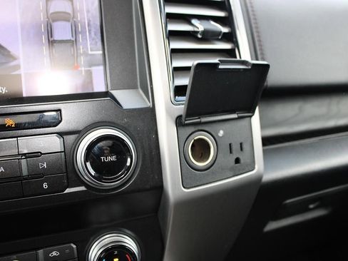 Used 2019 Ford F150 Platinum w/ Equipment Group 701A Luxury image 24