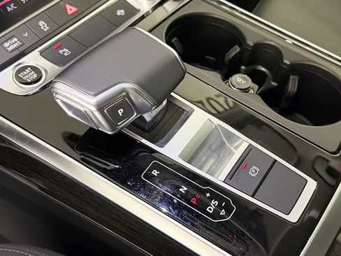 Used 2023 Audi Q8 Premium w/ Convenience Package AWD/4WD image 17