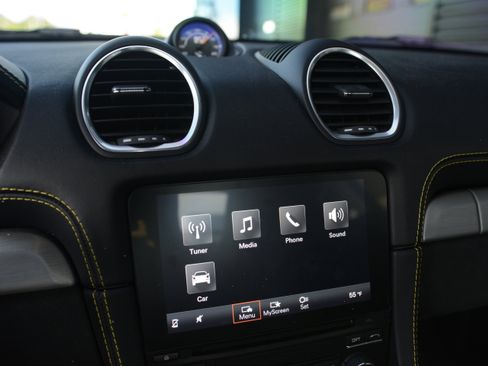 Certified 2022 Porsche 718 Cayman GT4 RWD image 21