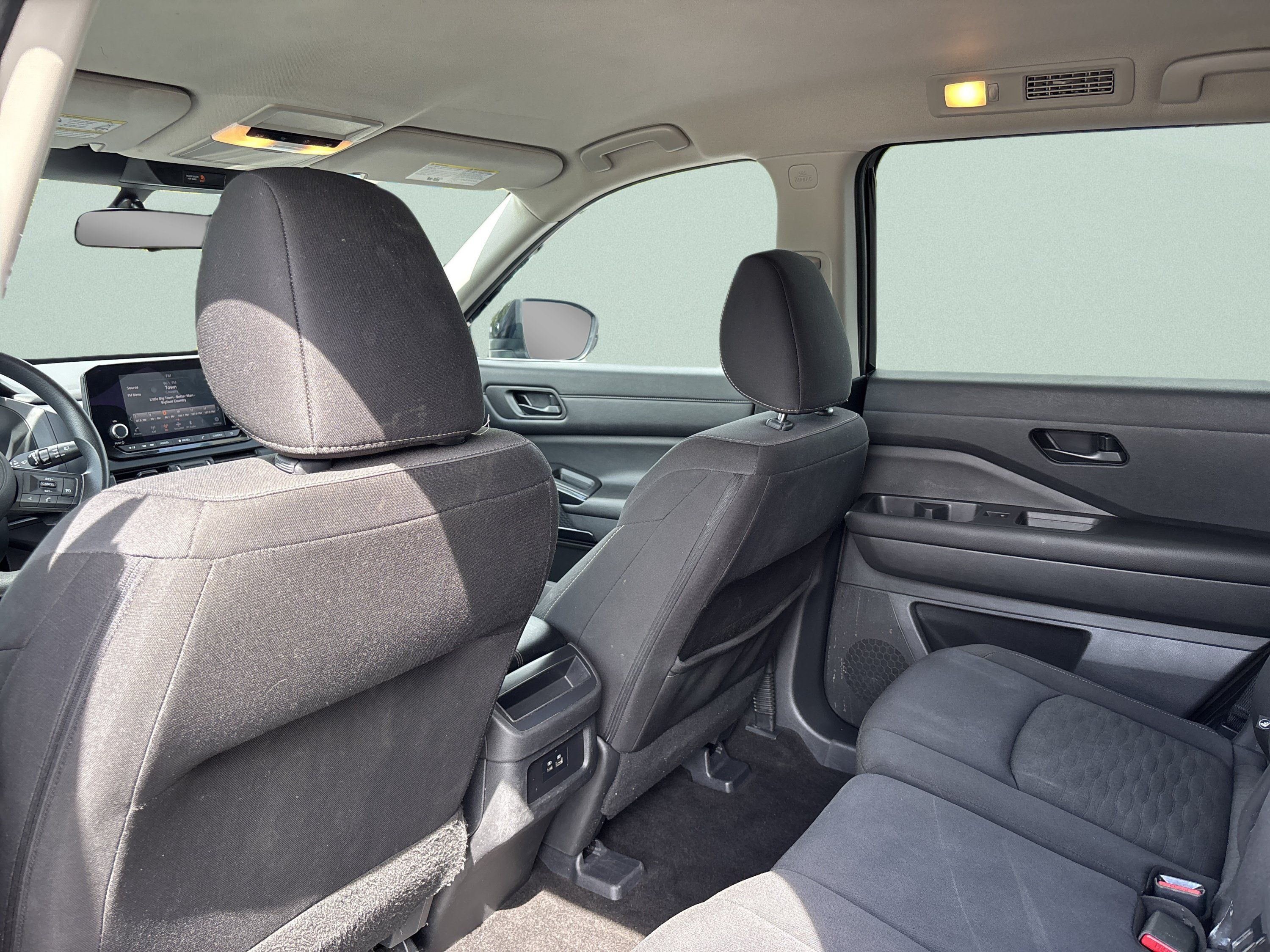 Used 2023 Nissan Pathfinder S AWD/4WD image 17