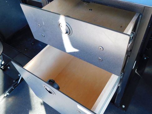 Used 2018 Ford Transit 150 XLT image 33