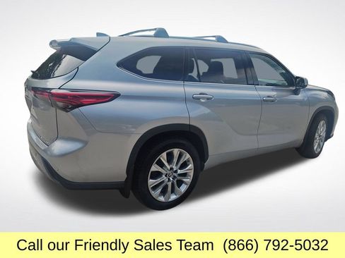 Used 2022 Toyota Highlander Limited AWD/4WD image 6