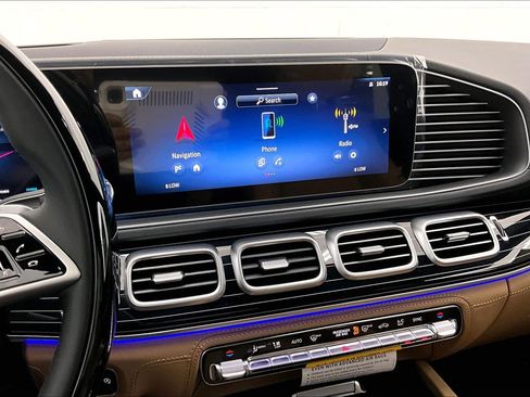 New 2026 Mercedes-Benz GLS 580 4MATIC image 7