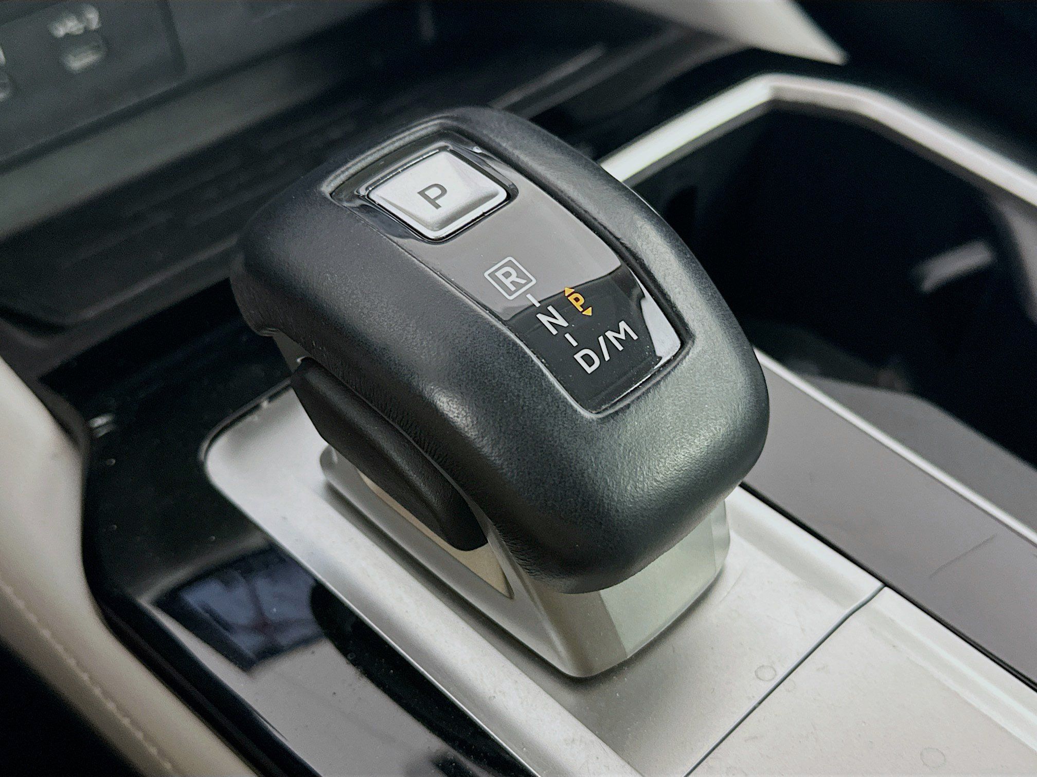 Used 2025 Mitsubishi Outlander SEL AWD/4WD image 25