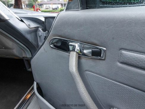 Used 1987 Mercedes-Benz 560 SL image 35