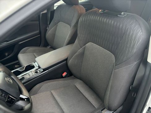 Used 2025 Toyota Camry LE image 35