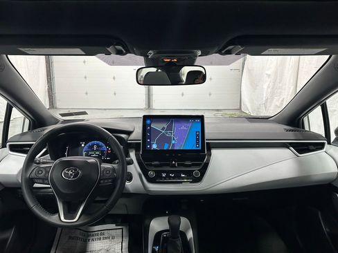 Used 2025 Toyota Corolla SE w/ SE Premium Package image 39