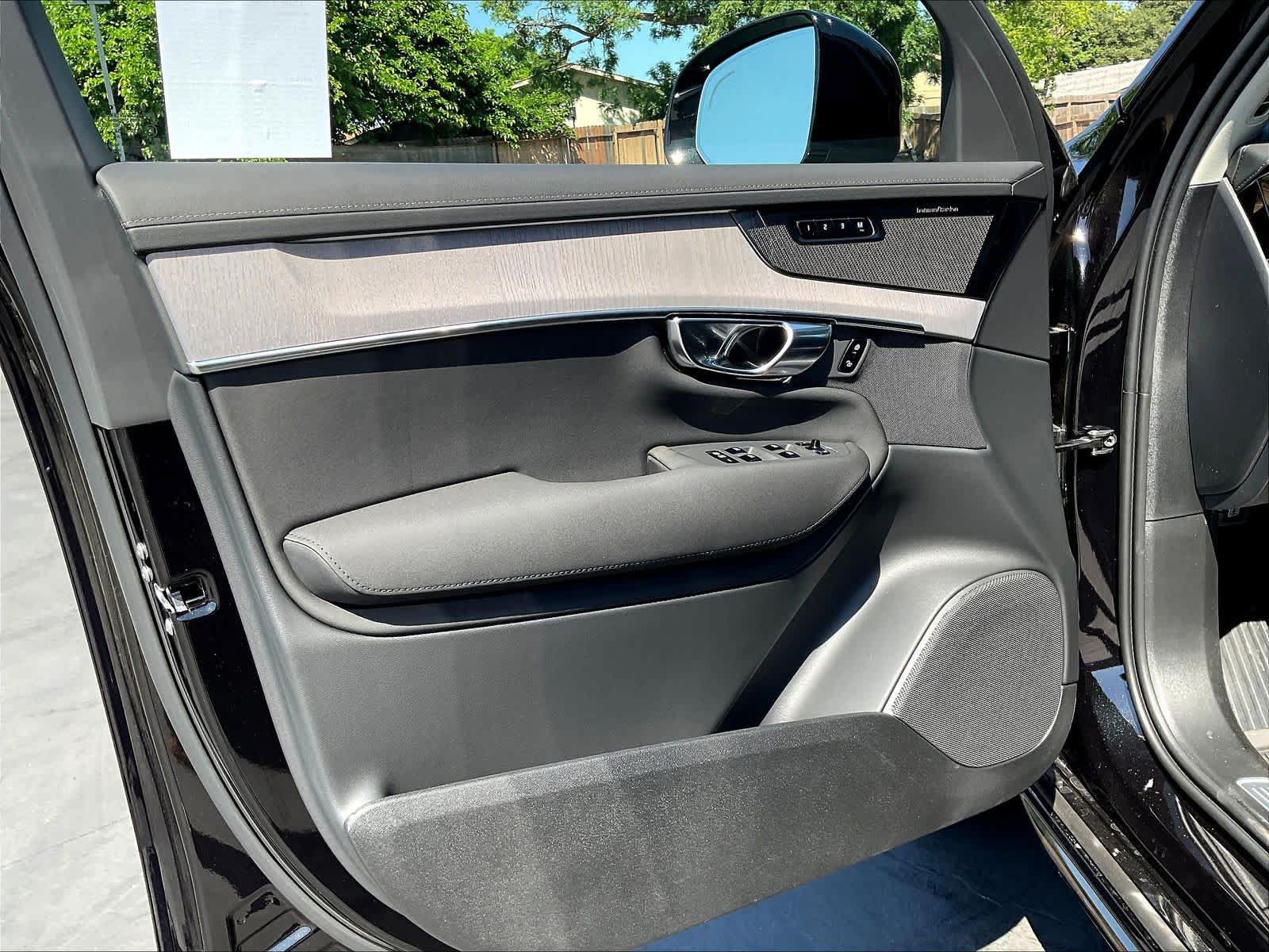 New 2026 Volvo XC90 T8 Ultra w/ Protection Package AWD/4WD image 24