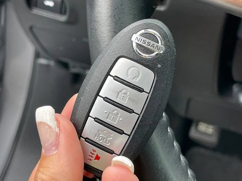 Certified 2023 Nissan Sentra SV FWD image 21