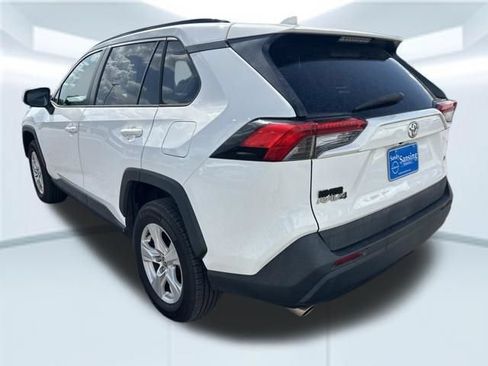 Used 2020 Toyota RAV4 XLE w/ Convenience Package FWD image 8