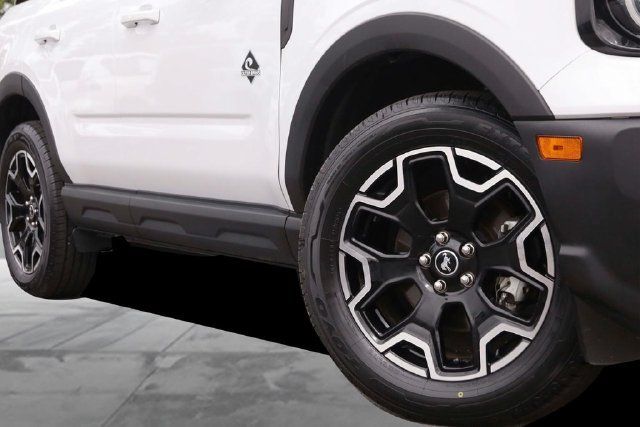 Used 2025 Ford Bronco Sport Outer Banks w/ Outer Banks Tech Package+ AWD/4WD image 3