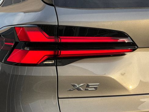 Used 2026 BMW X5 xDrive40i AWD/4WD image 12