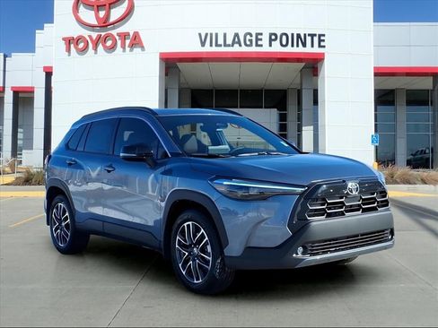 Certified 2026 Toyota Corolla Cross XLE image 9