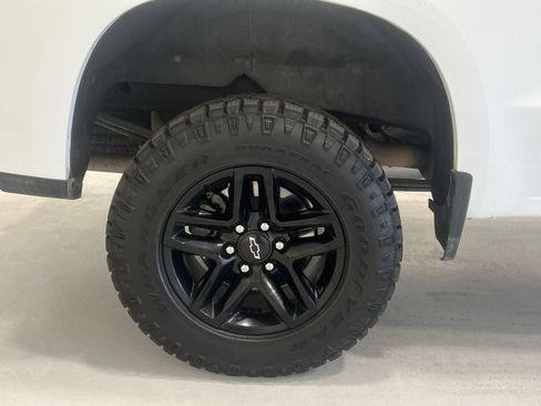 Used 2023 Chevrolet Silverado 1500 LT Trail Boss w/ LT Trail Boss Premium Package AWD/4WD image 10