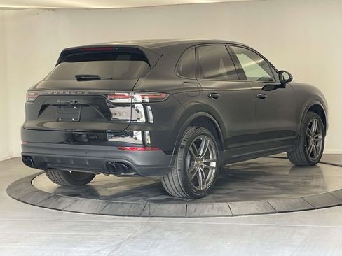 Certified 2023 Porsche Cayenne S Platinum AWD/4WD image 7