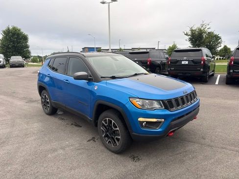 Used 2020 Jeep Compass Trailhawk w/ Cold Weather Group AWD/4WD image 1