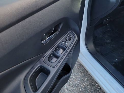 Used 2024 Nissan Versa SV image 11