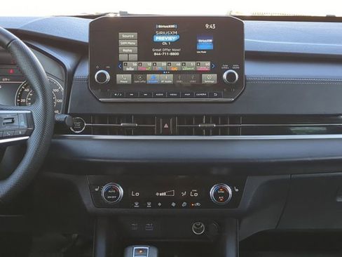 Used 2023 Mitsubishi Outlander SE image 18