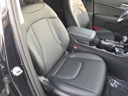 Used 2023 Kia Sportage EX image 10