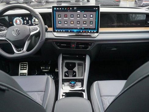 New 2026 Volkswagen Tiguan SEL R-Line AWD/4WD image 14