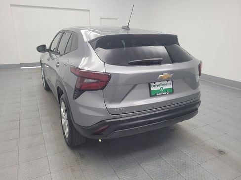 Used 2024 Chevrolet Trax LS w/ Driver Confidence Package FWD image 6