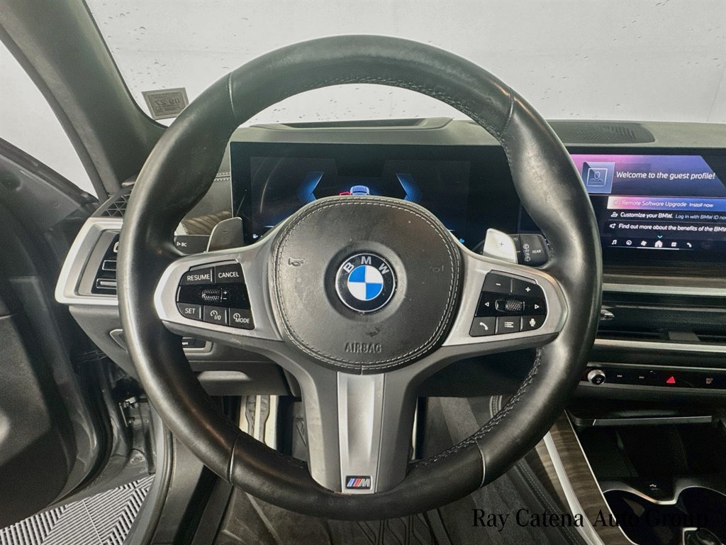 Used 2024 BMW X7 xDrive40i w/ M Sport Package AWD/4WD image 11