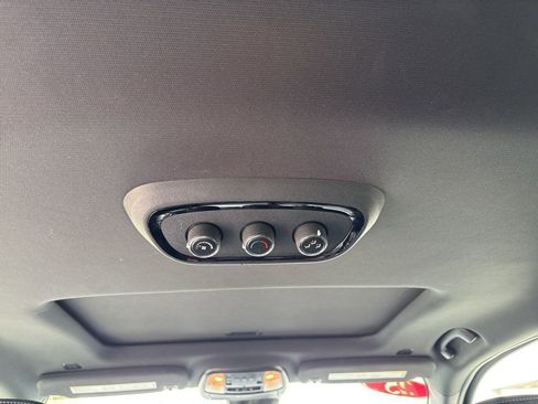 Used 2025 Dodge Durango GT image 28