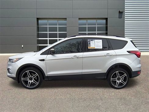 Used 2019 Ford Escape SEL image 4