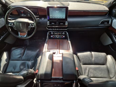 Used 2020 Lincoln Navigator Reserve w/ Equipment Group 208A Reserve image 12