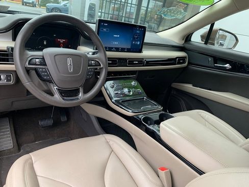 Used 2022 Lincoln Nautilus AWD image 20