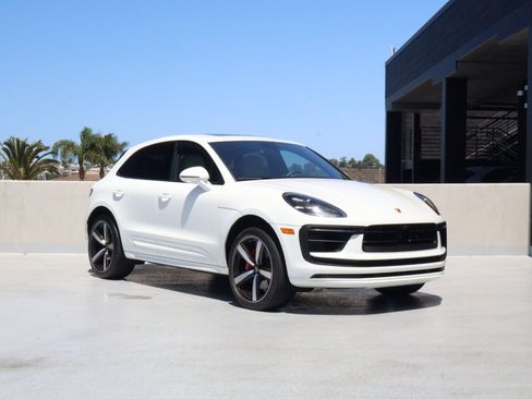 Certified 2023 Porsche Macan S AWD/4WD image 7