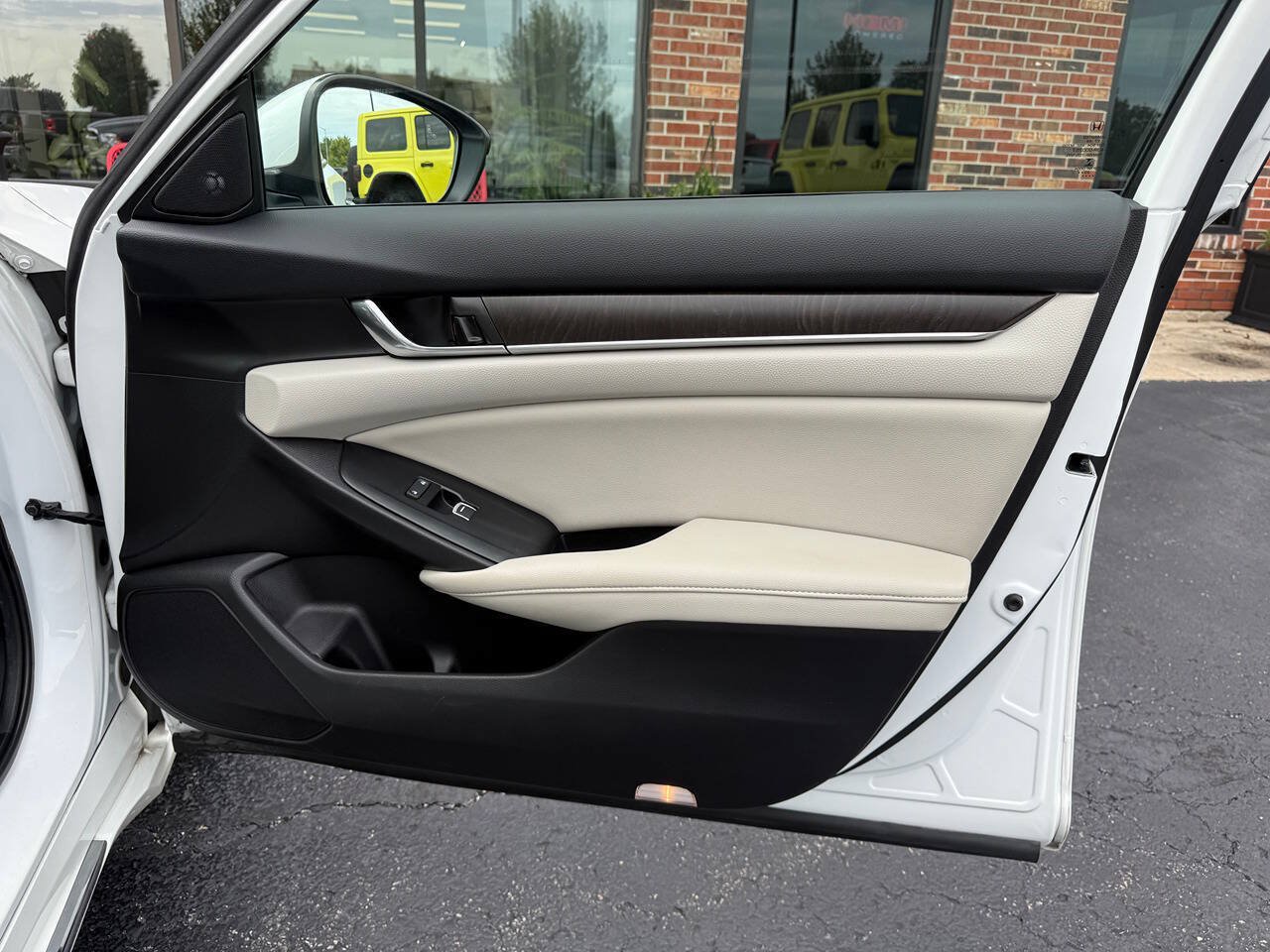 Used 2021 Honda Accord EX-L image 23