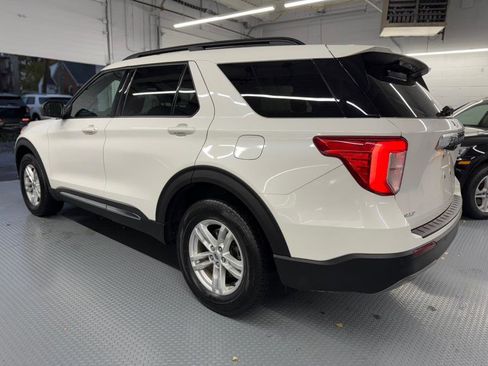 Used 2020 Ford Explorer XLT w/ Equipment Group 202A image 12