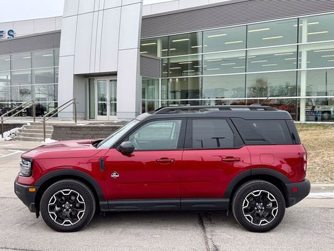 Certified 2025 Ford Bronco Sport Outer Banks w/ Outer Banks Tech Package+ image 3