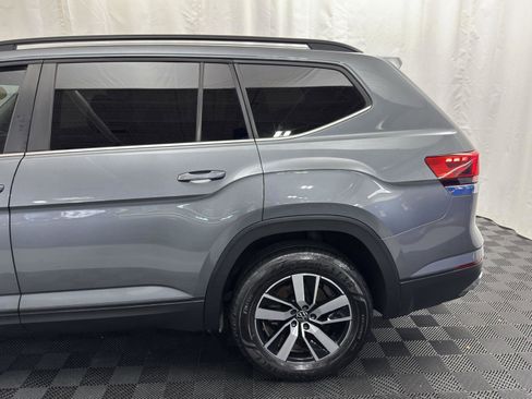 Used 2023 Volkswagen Atlas SE image 3